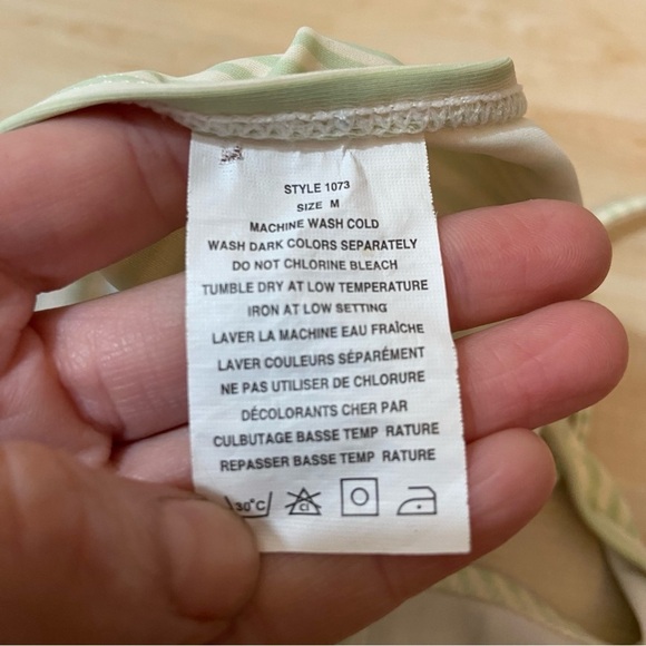 💥5/$25 women’s white and green striped string bikini bottoms in size medium - Picture 3 of 5